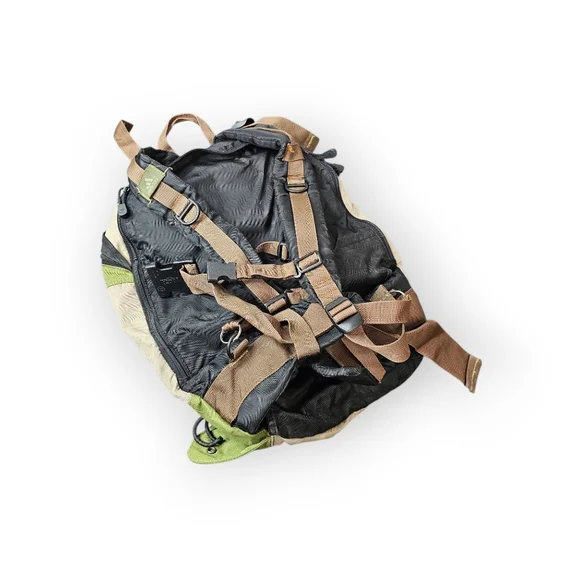 Vintage adidas Backpack Hiking Daypack Tan Green Black Outdoor Utility Bag - Picture 4 of 5